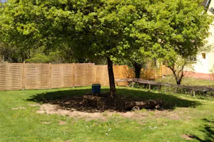 Campingplatz Wappenschmiede - grüner Außenbereich des Campingplatzes