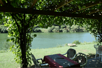 Campingplatz Ziehfurt - Restaurant - Terrasse - Lage am Fluss