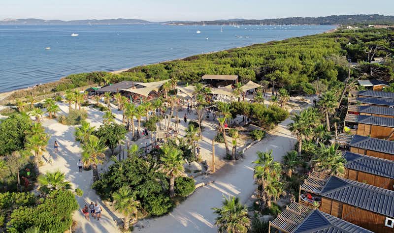 Campéole Eurosurf  -  Campingplatz mit Strand am Mittelmeer aus der Vogelperspektive