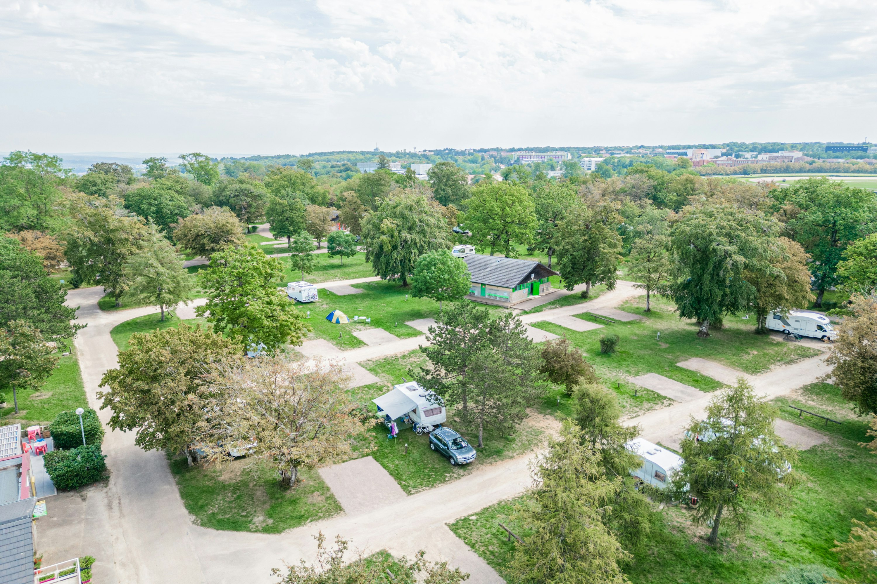 Camping Bel Air Village Le Brabois  - Luftaufnahme des Campingplatzes