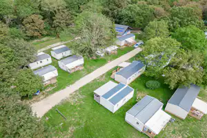 Camping Bel Air Village Le Brabois - Mobilheime auf dem Campingplatz