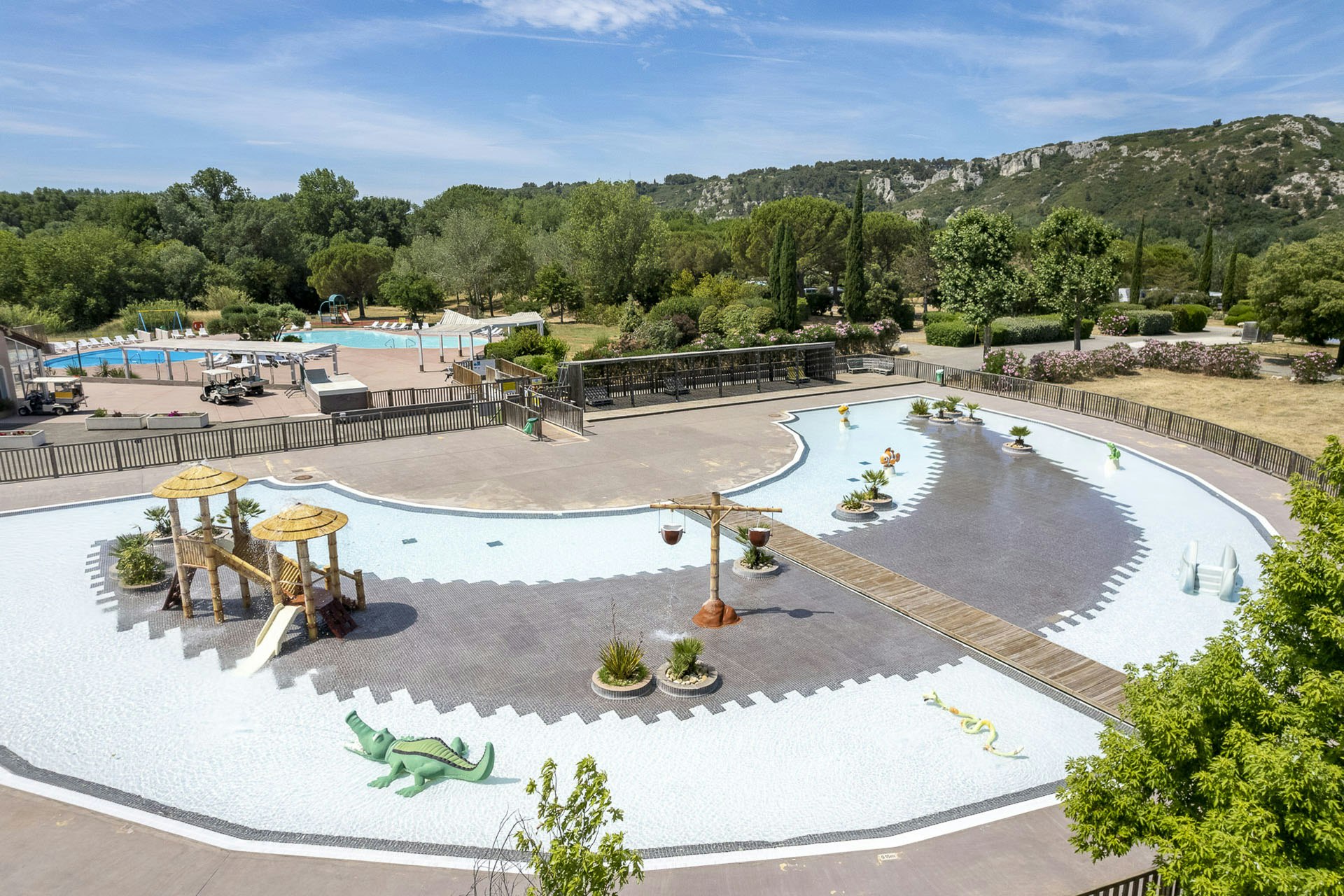 Camping Sandaya Île des Papes  Campéole Île des Papes - Kinderbereich im Freibad des Campingplatzes