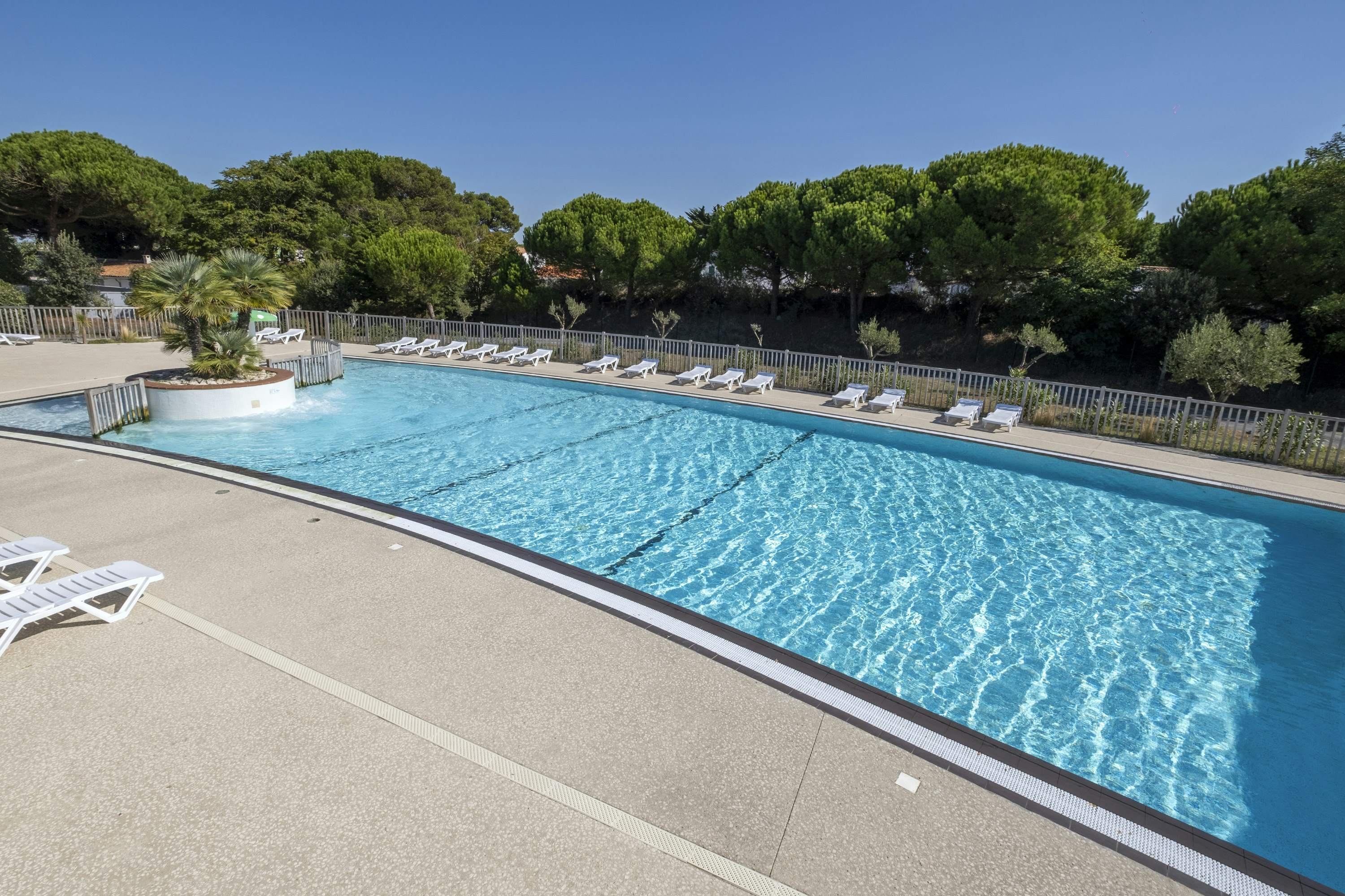 Bel Air Village Le Platin - Redoute Swimmingpool auf dem Campingplatz