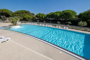 Bel Air Village Le Platin - Redoute Swimmingpool auf dem Campingplatz