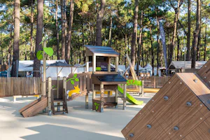 Camping Campéole Le Vivier - Kinderspielplatz auf dem Campingplatz