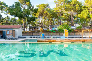 Camping Campéole Le Vivier - Freibad mit Kinderbereich auf dem Campingplatz