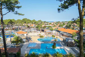 Camping Campéole Plage Sud Camping Club Plage Sud - Luftaufnahme des Campingplatzes mit Wasserpark