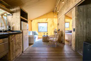 Glamping Can Bora Lodges - Innenansicht eines Glamping-Zeltes