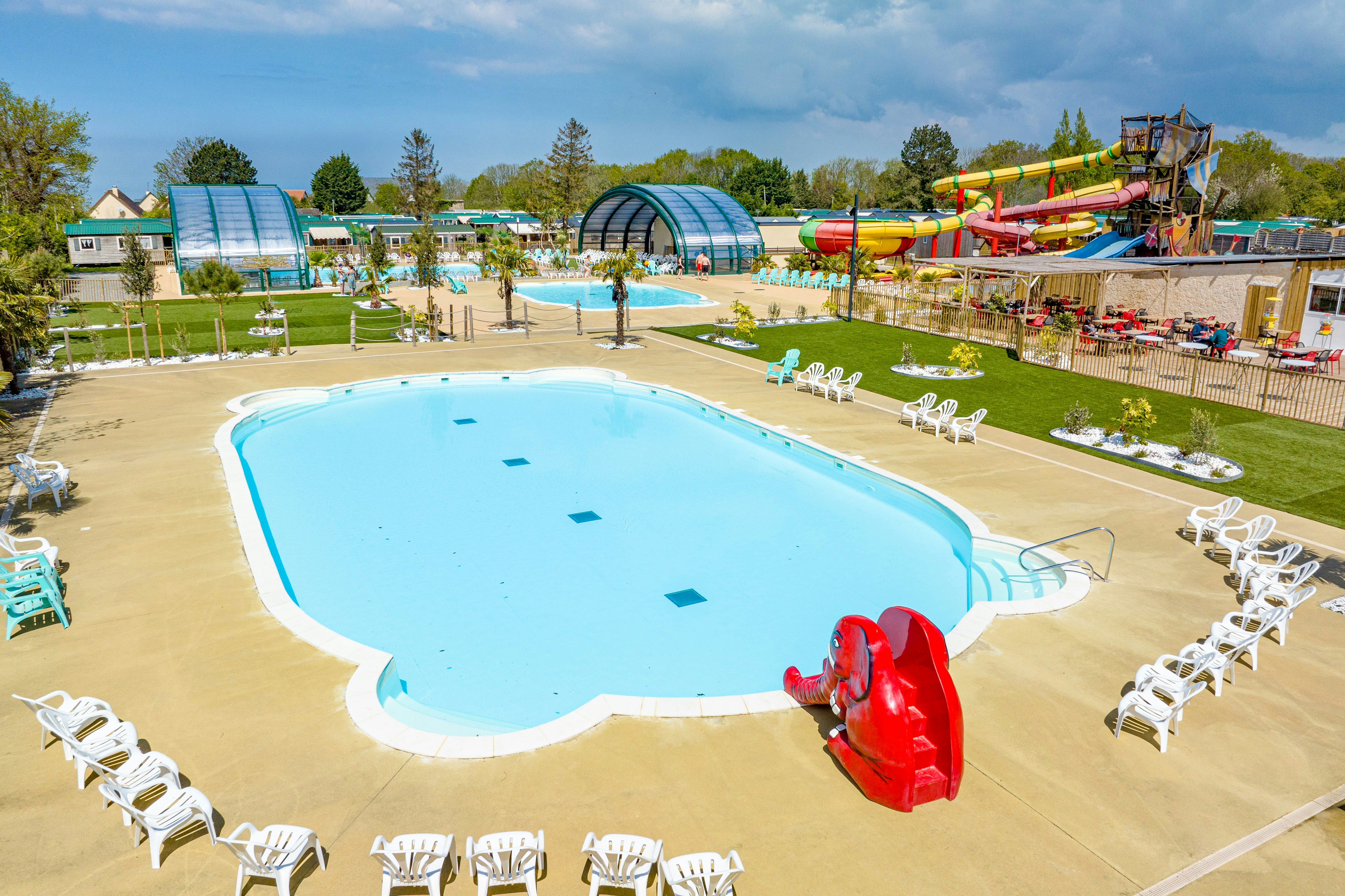 Capfun camping Château d'Arvid - Freibad auf dem Campingplatz