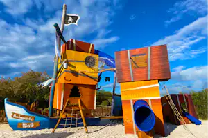 Capfun Camping Flots Bleus - Spielschiff auf dem Campingplatz