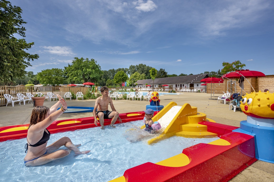Capfun Camping Fort Falabraque - Kinderbecken im Freibad des Campingplatzes