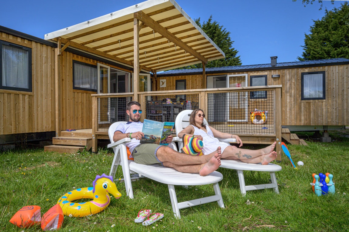 Capfun camping La Citadelle de Loustic  - Mobilheim mit Terrasse auf dem Campingplatz