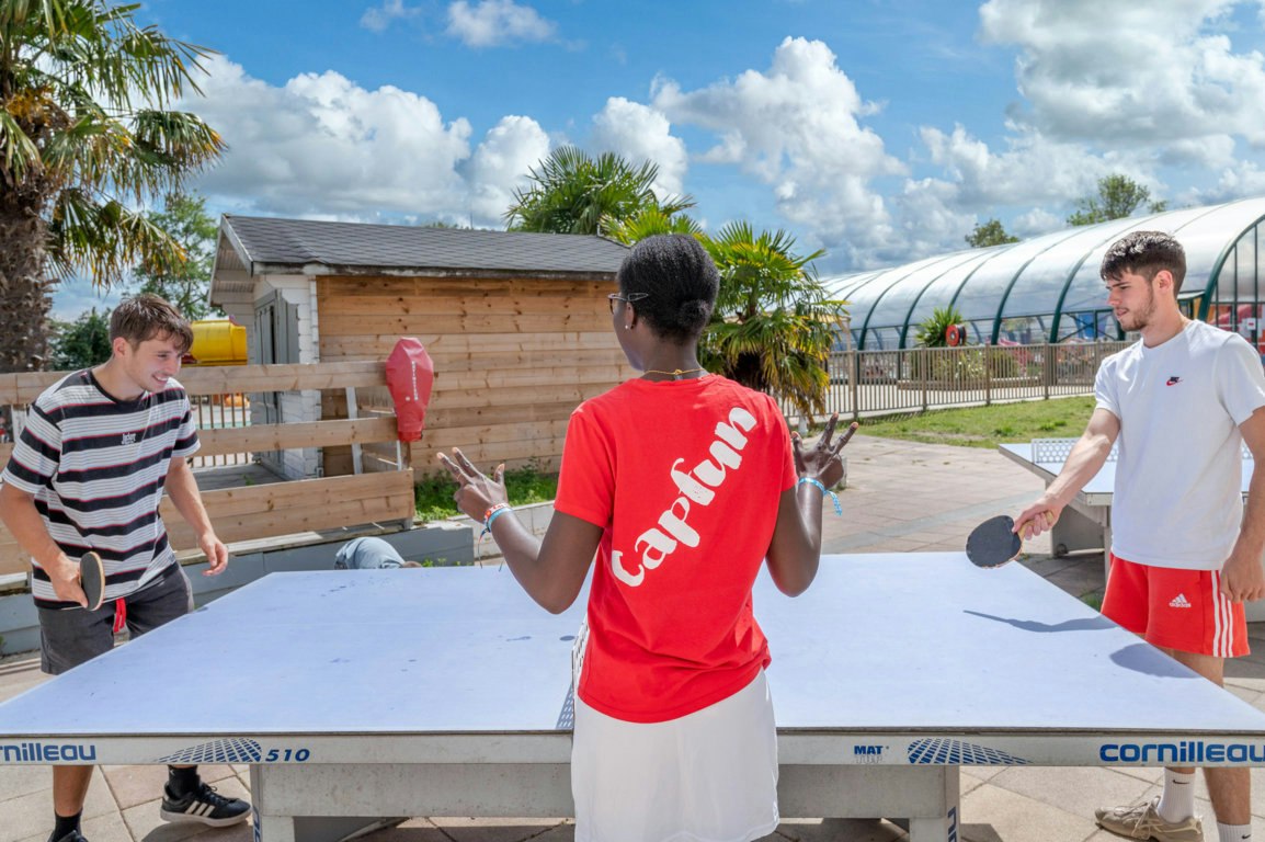 Capfun camping La Citadelle de Loustic - Tischtennisplatte auf dem Campingplatz