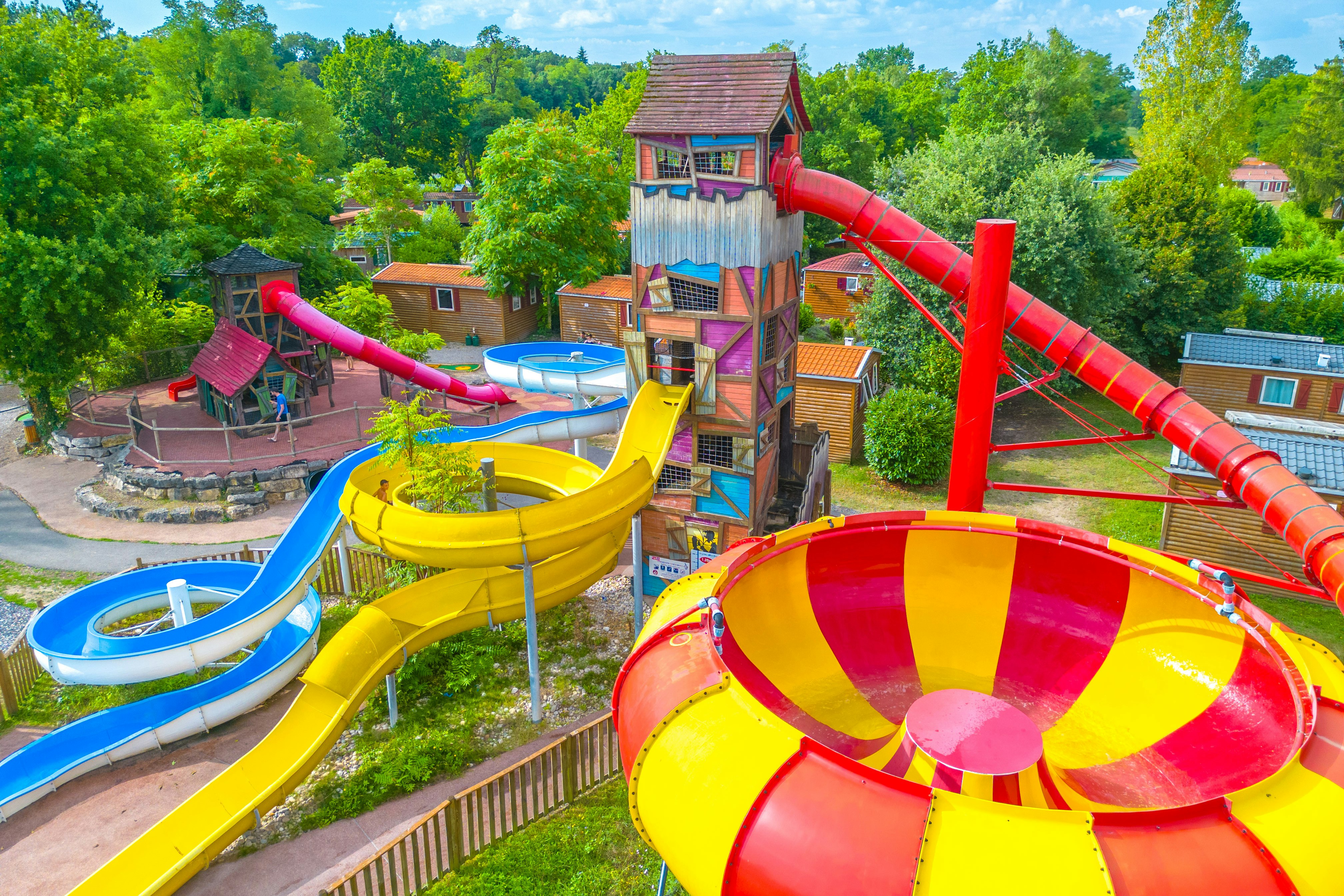 Capfun camping La Régnière - Rutschen im Wasserpark des Campingplatzes