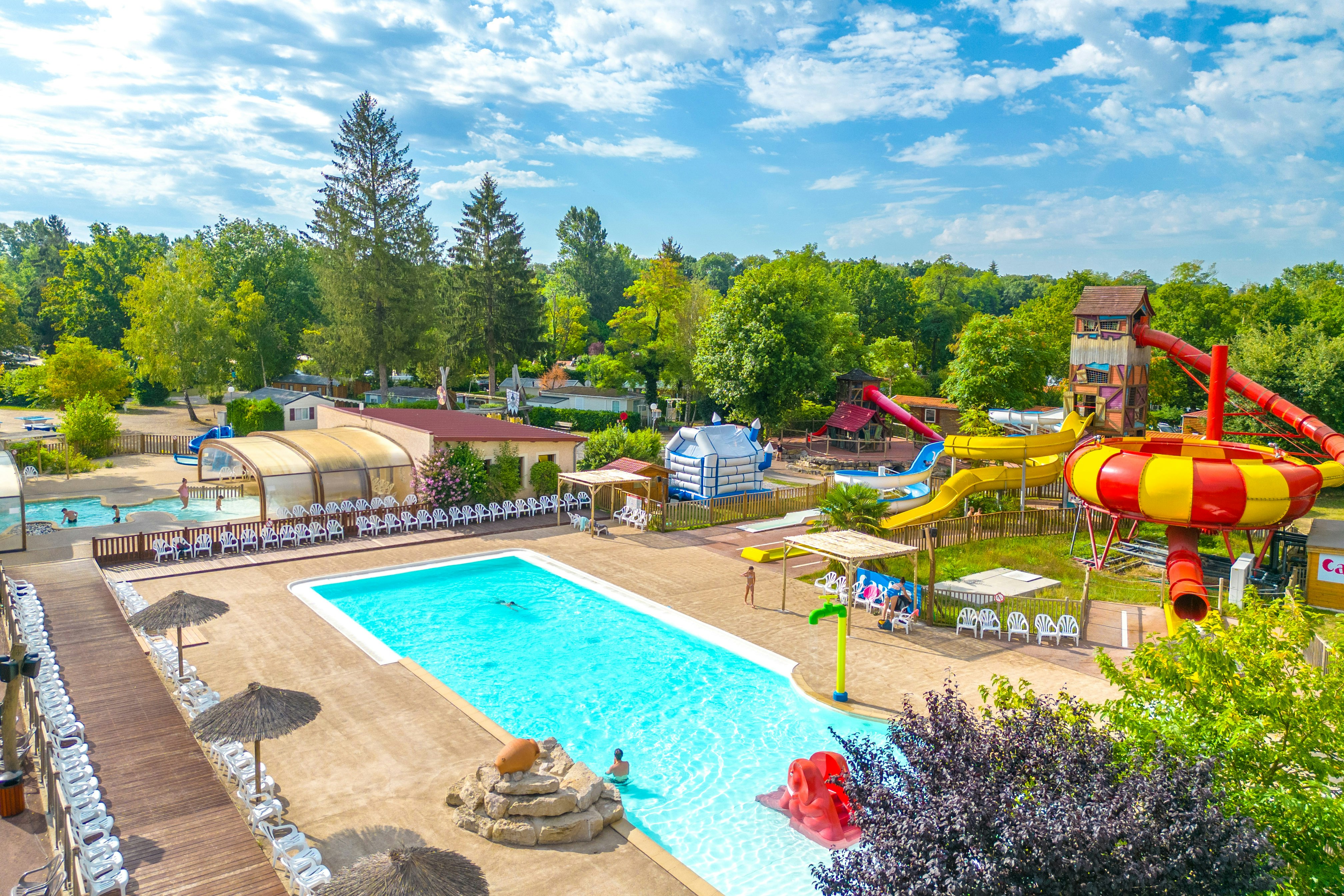Capfun camping La Régnière - Freibad mit Rutschen auf dem Campingplatz