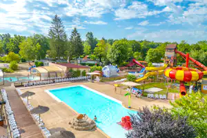 Capfun camping La Régnière - Freibad mit Rutschen auf dem Campingplatz