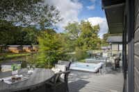 Capfun Camping Lakeview Manor - Mobilheime mit Terrasse und privaten Whirlpools