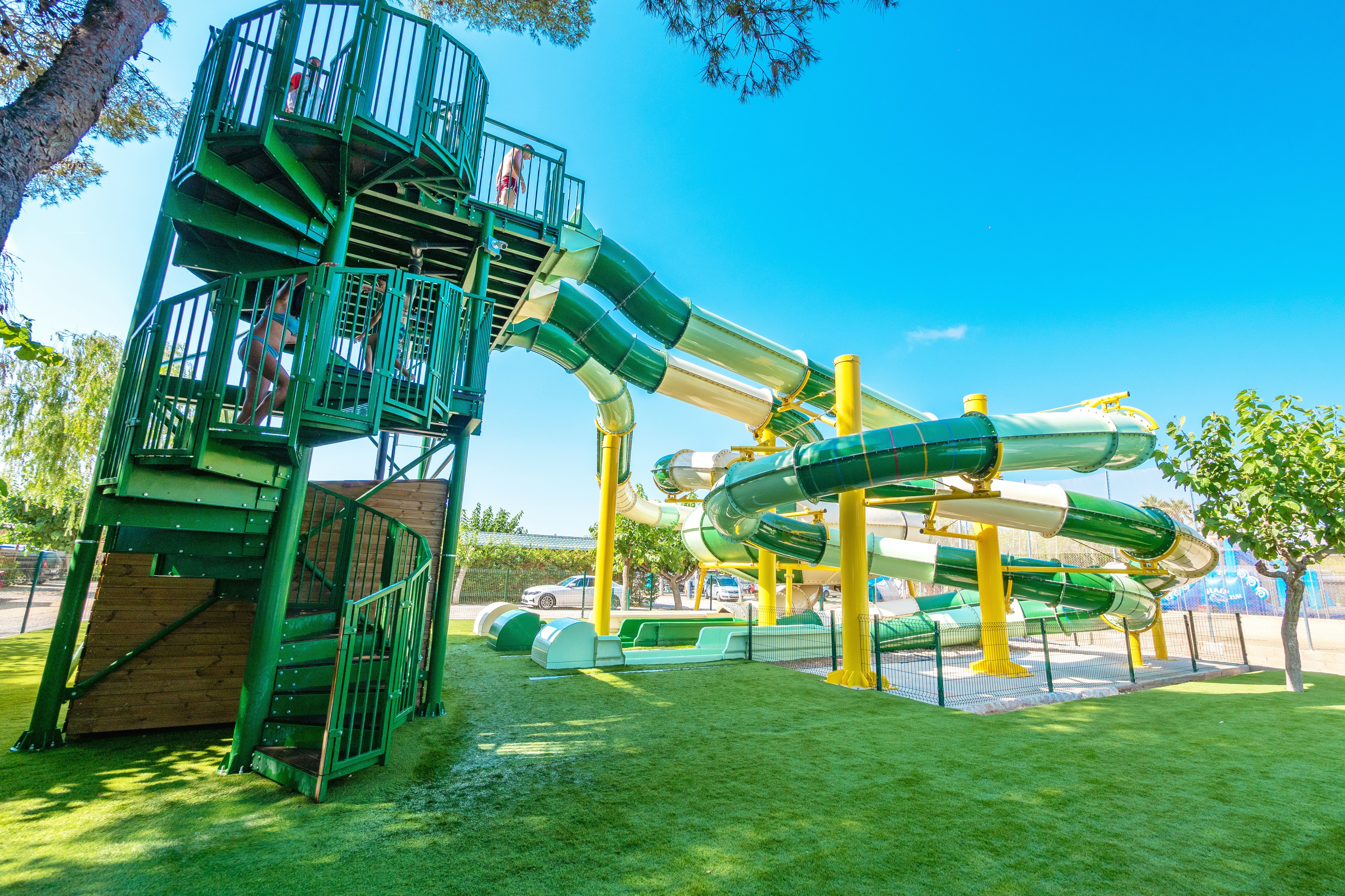 Capfun camping l'Alba  - Rutschen im Wasserpark des Campingplatzes