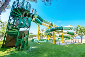 Capfun camping l'Alba - Rutschen im Wasserpark des Campingplatzes