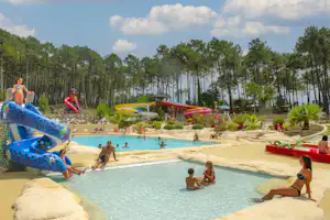 Capfun camping Landisland - Blick auf das Freibad auf dem Campingplatz