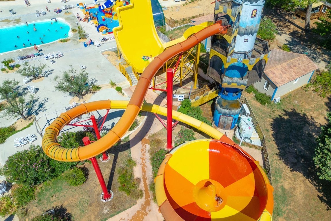 Capfun camping Le Beauregard  - Rutschen im Wasserpark des Campingplatzes