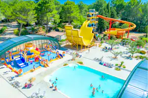 Capfun camping Le Beauregard - Blick auf das Freibad mit Wasserrutschen