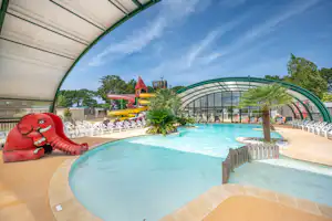Capfun camping Le Grand Large - Pool mit Überdachung auf dem Campingplatz