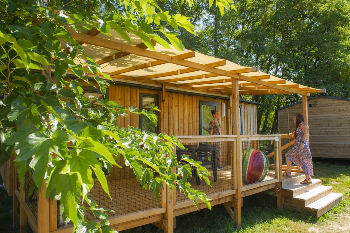 Capfun camping Le Paradis de Bazas  - Mobilheim mit Terrasse auf dem Campingplatz
