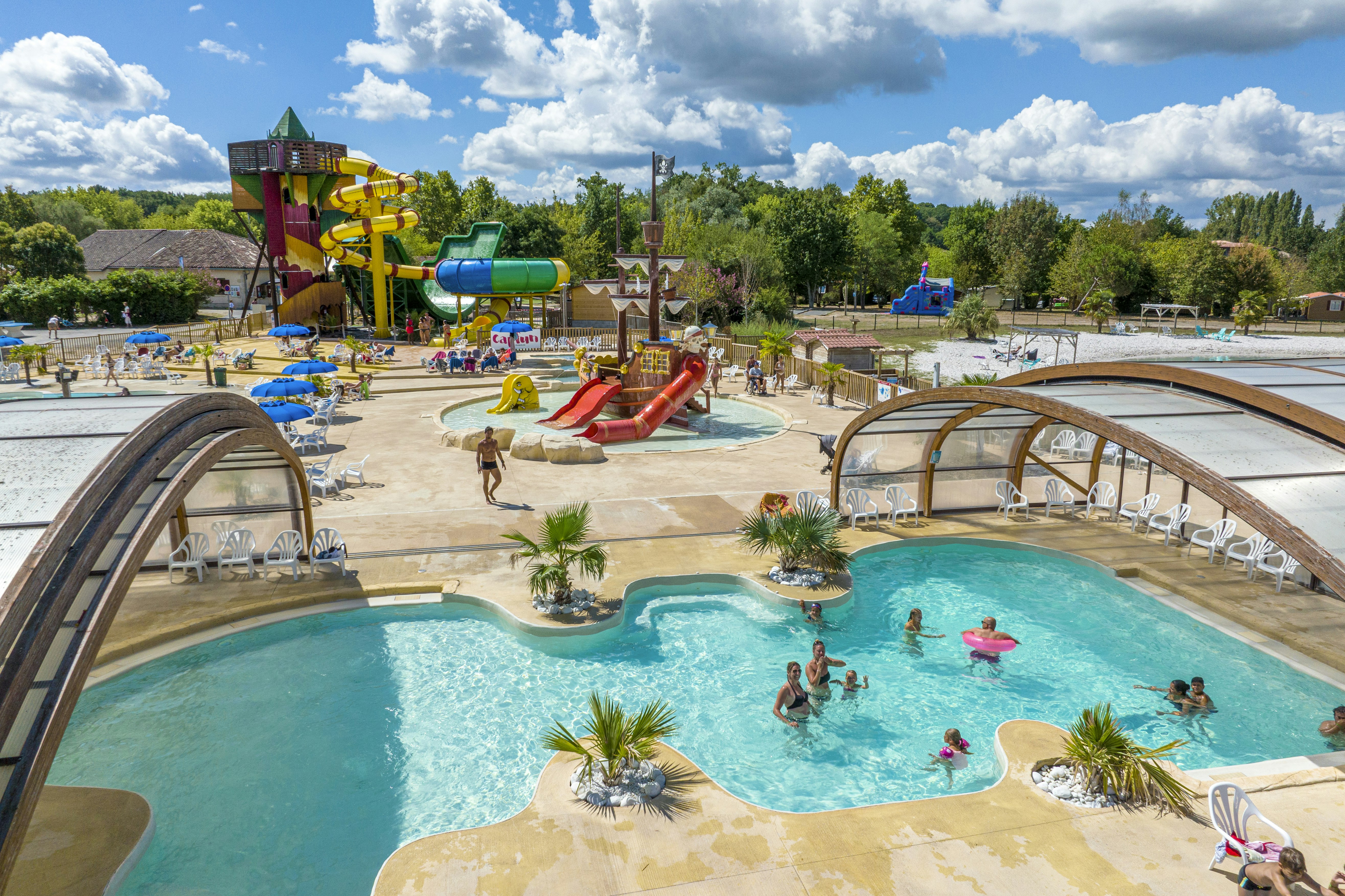 Capfun camping Le Paradis de Bazas - Überdachtes Becken im Wasserpark des Campingplatzes