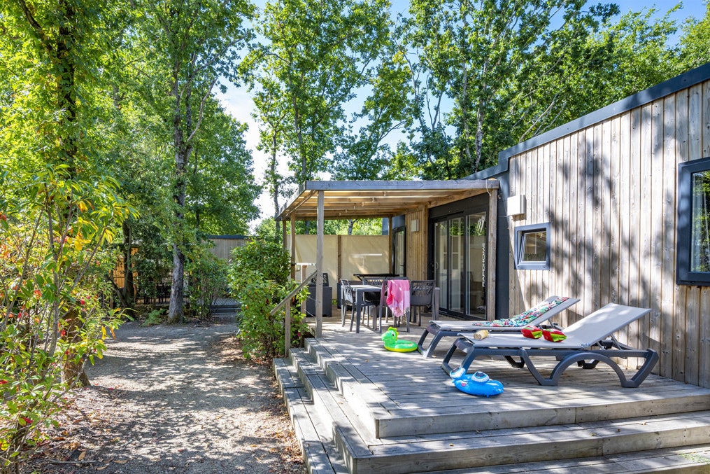 Capfun camping Le Patisseau  - Mobilheim mit Terrasse auf dem Campingplatz