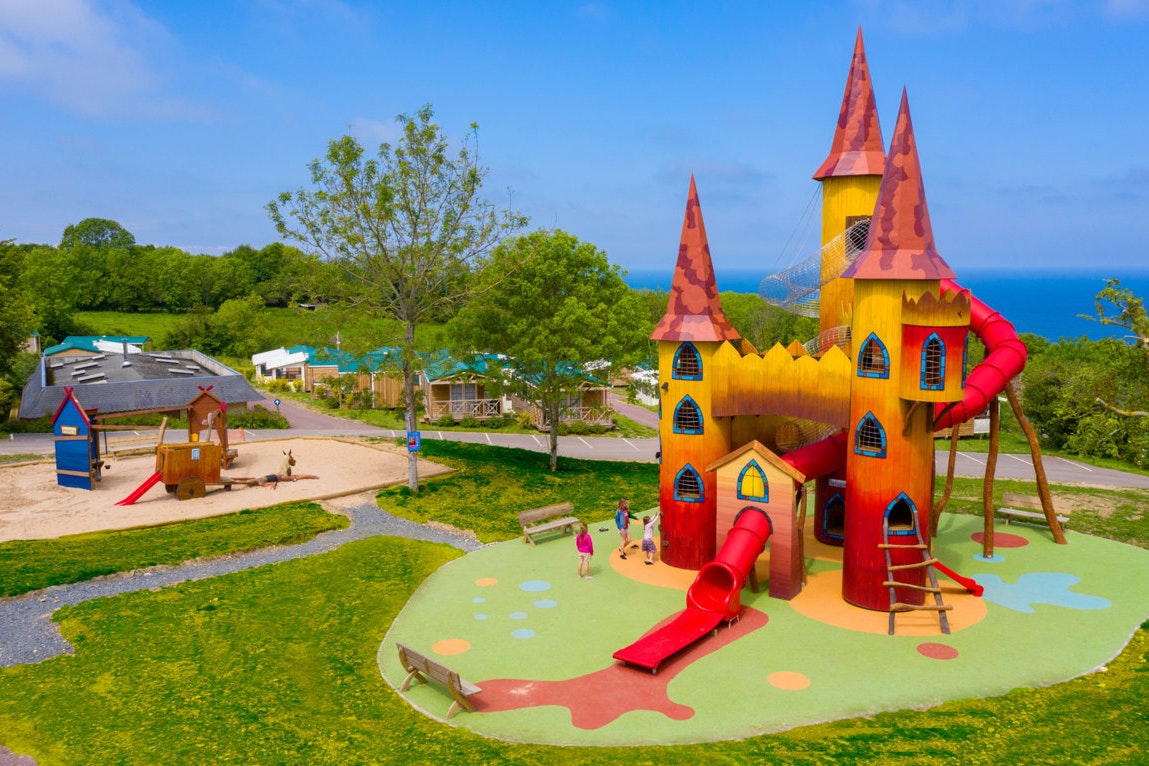 Capfun camping Les Falaises  - Kinderspielplatz auf dem Campingplatz