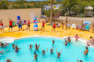 Capfun camping Les Hamacs - Aquafitness im Freibad des Campingplatzes
