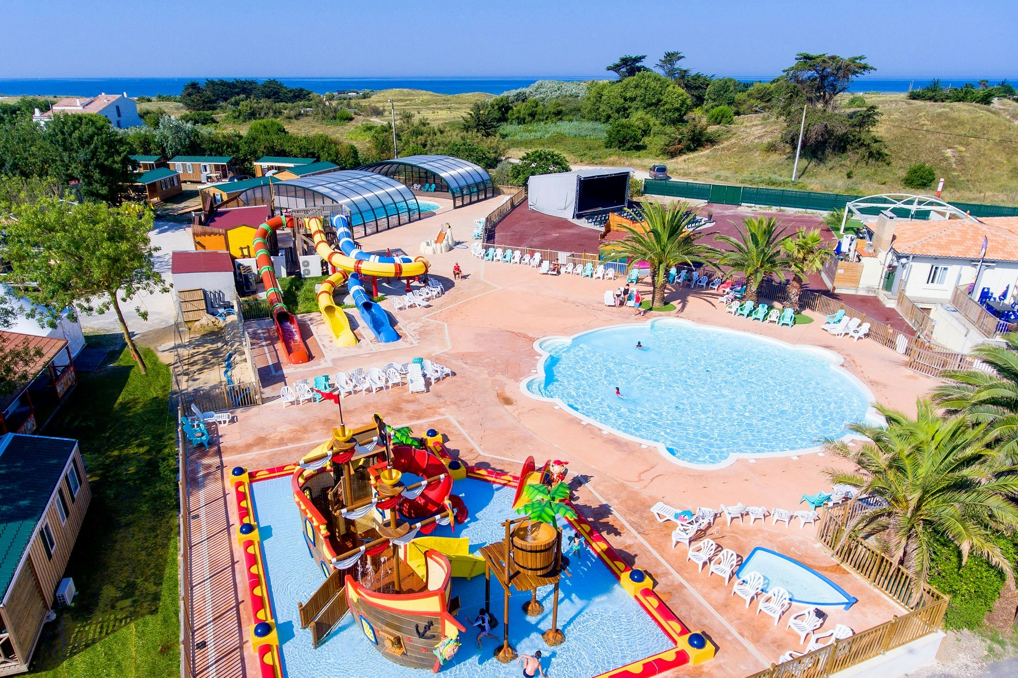 Capfun camping Les Huttes - Wasserpark mit Kinderbecken und Rutschen