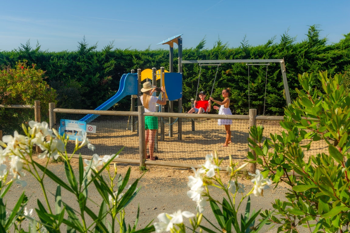 Capfun camping Les Prises  - Kinderspielplatz auf dem Campingplatz