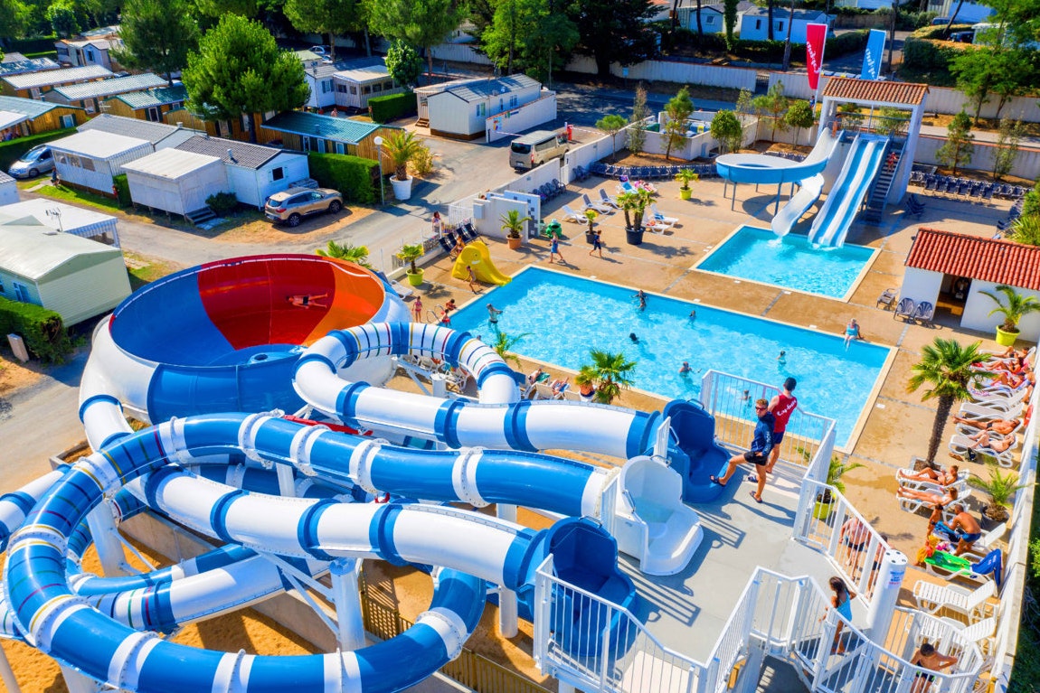 Capfun camping Les Prises  - Rutschen im Wasserpark des Campingplatzes