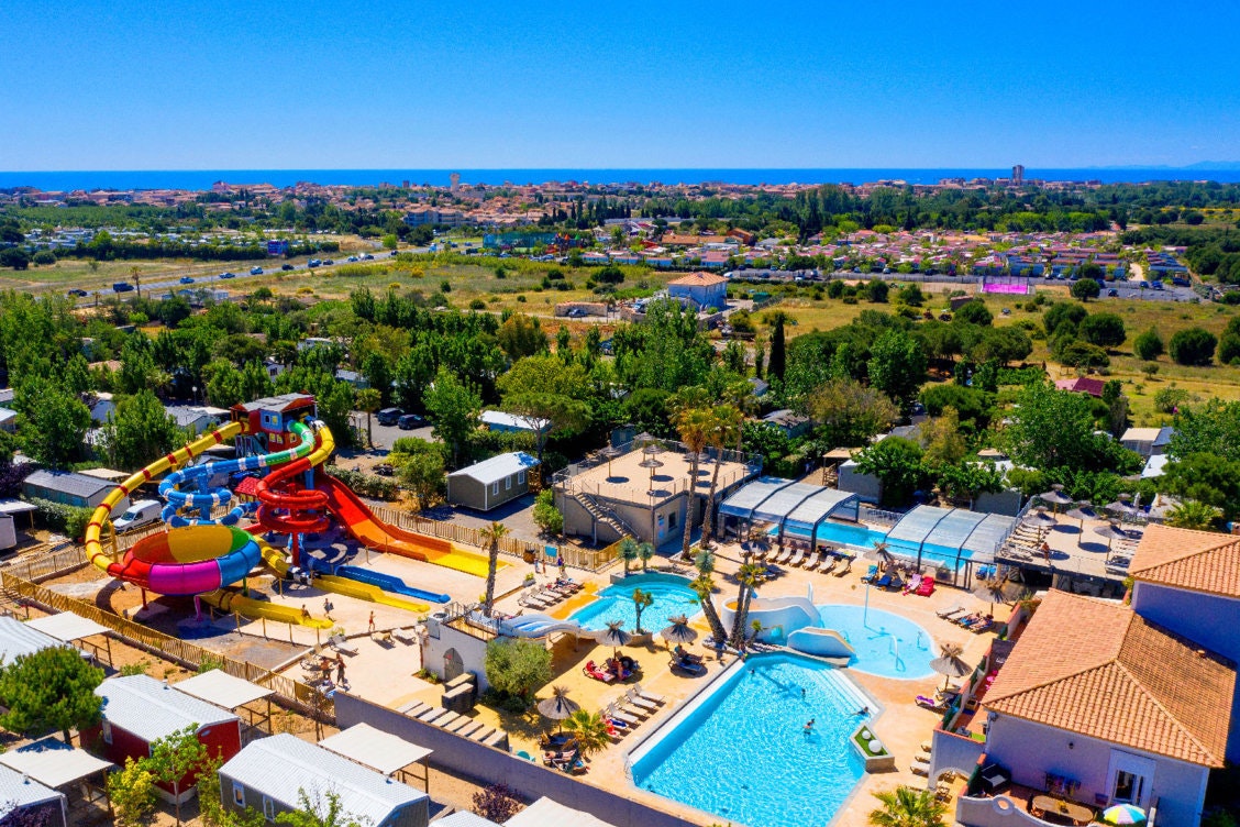 Capfun camping L'Hermitage  - Campingplatz mit Freibad aus der Vogelperspektive