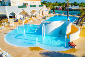 Capfun camping L'Hermitage - Freibad auf dem Campingplatz