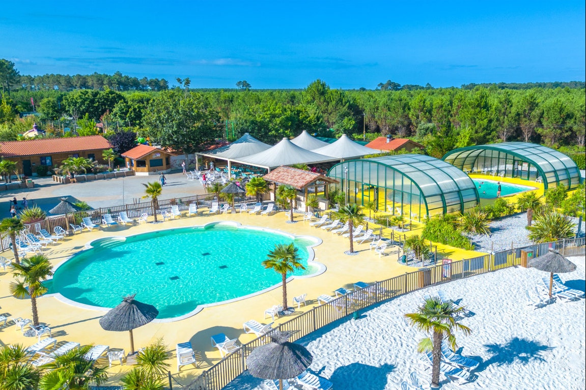 Capfun camping Lila - Blick auf die Pools auf dem Campingplatz