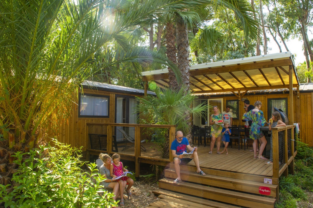 Capfun camping Parc et Plage  - Mobilheim mit Terrasse auf dem Campingplatz