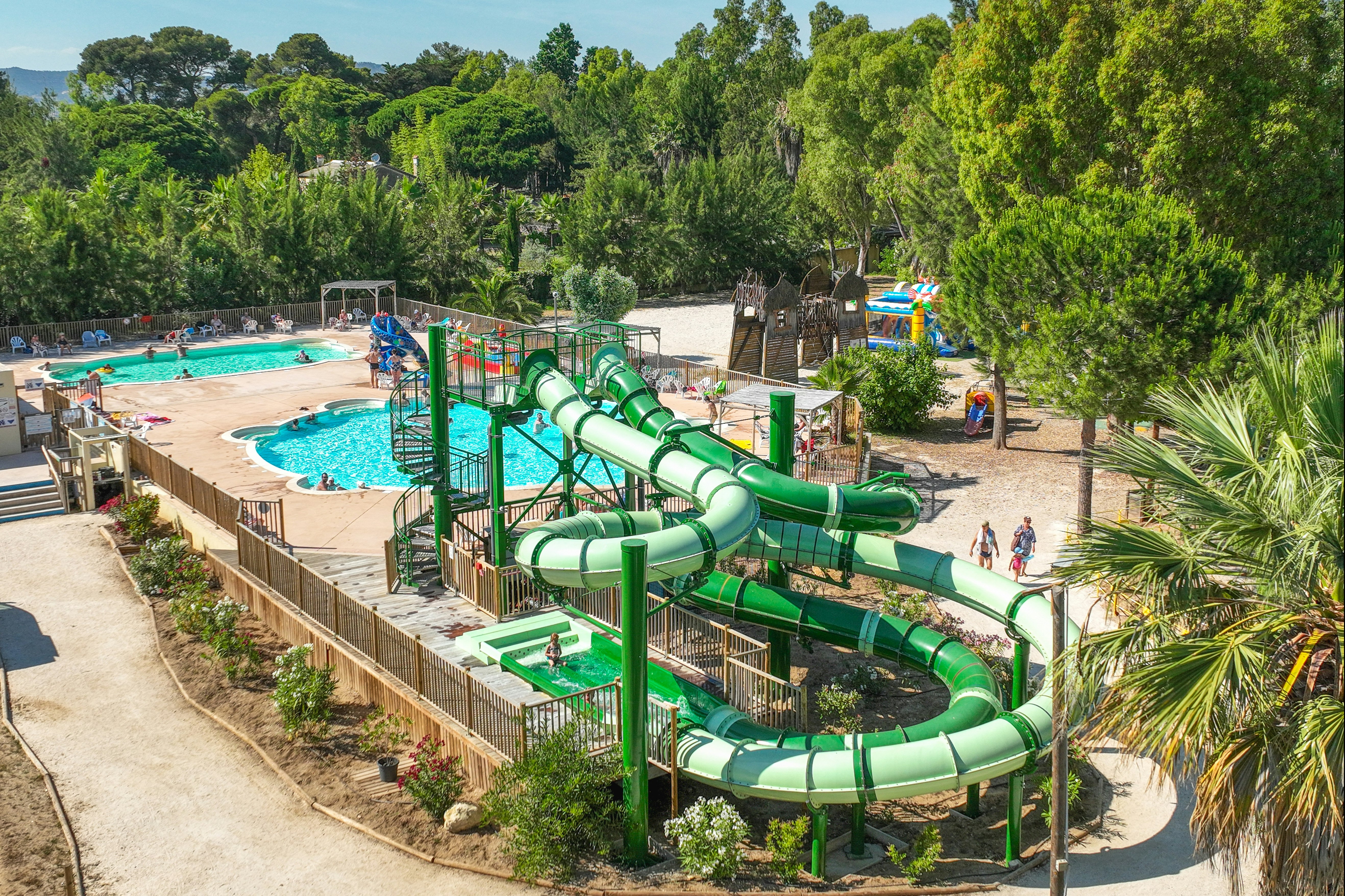 Capfun camping Parc et Plage - Rutschen im Wasserpark des Campingplatzes