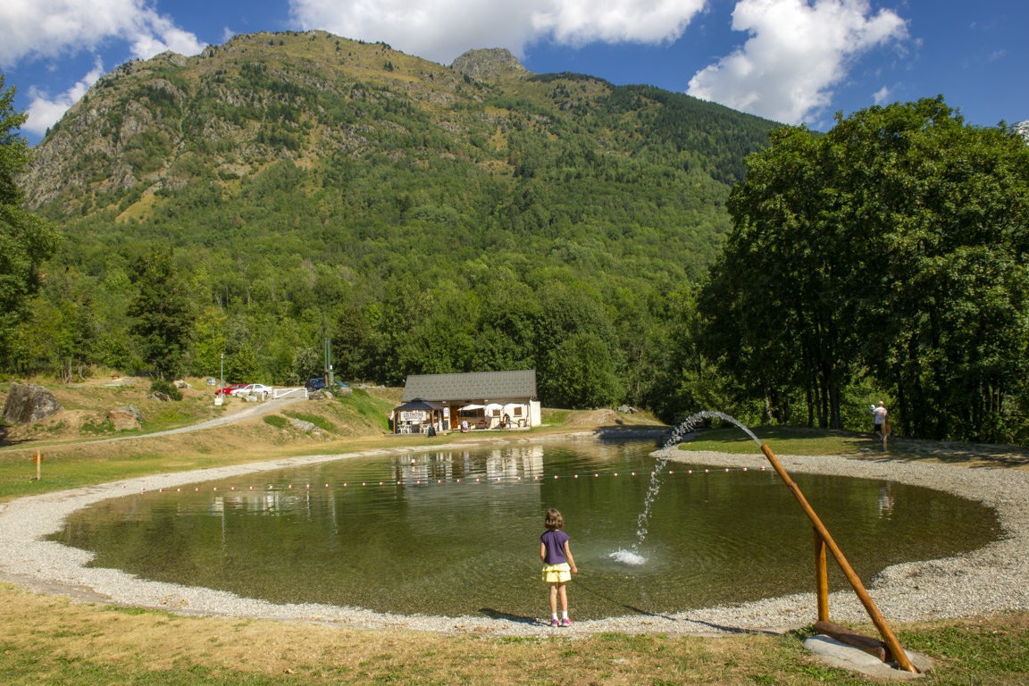 Capfun camping Saint Colomban - Kleiner See auf dem Campingplatz