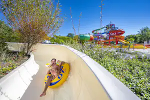 Capfun Campingplatz Le Cénic - Rutschen im Wasserpark des Campingplatzes