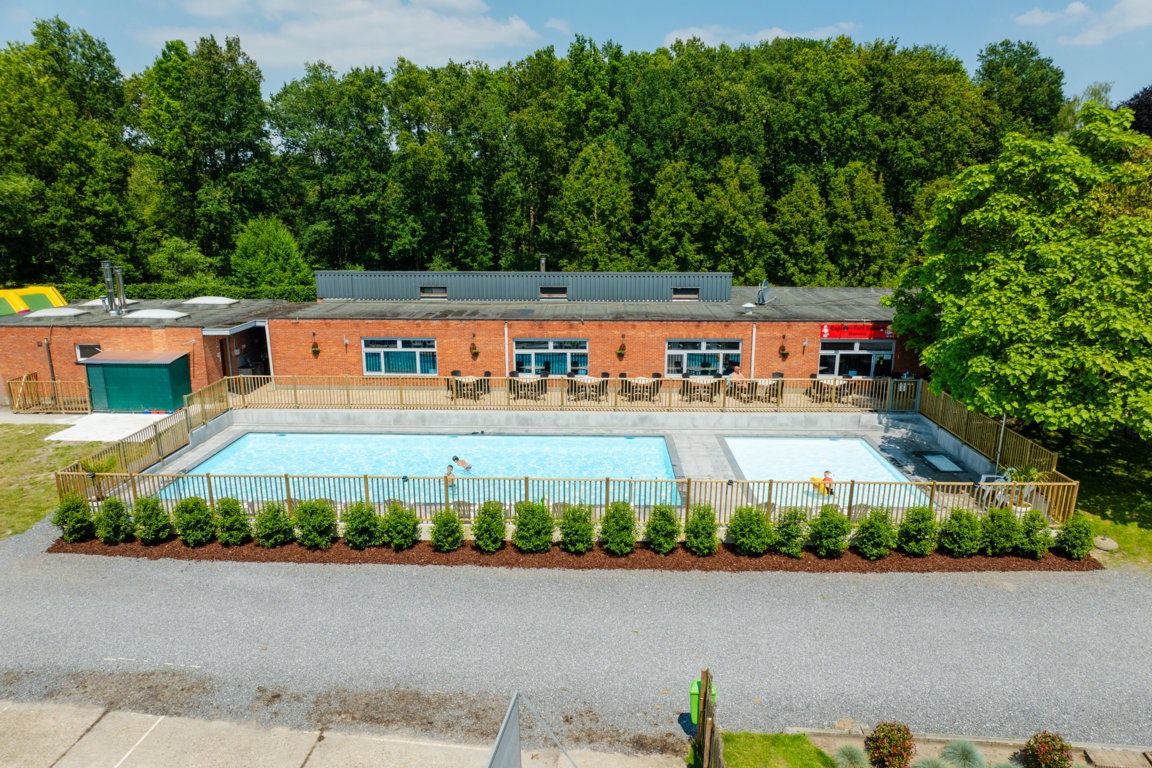 Capfun Fort Bedmar - Blick auf das Freibad auf dem Campingplatz