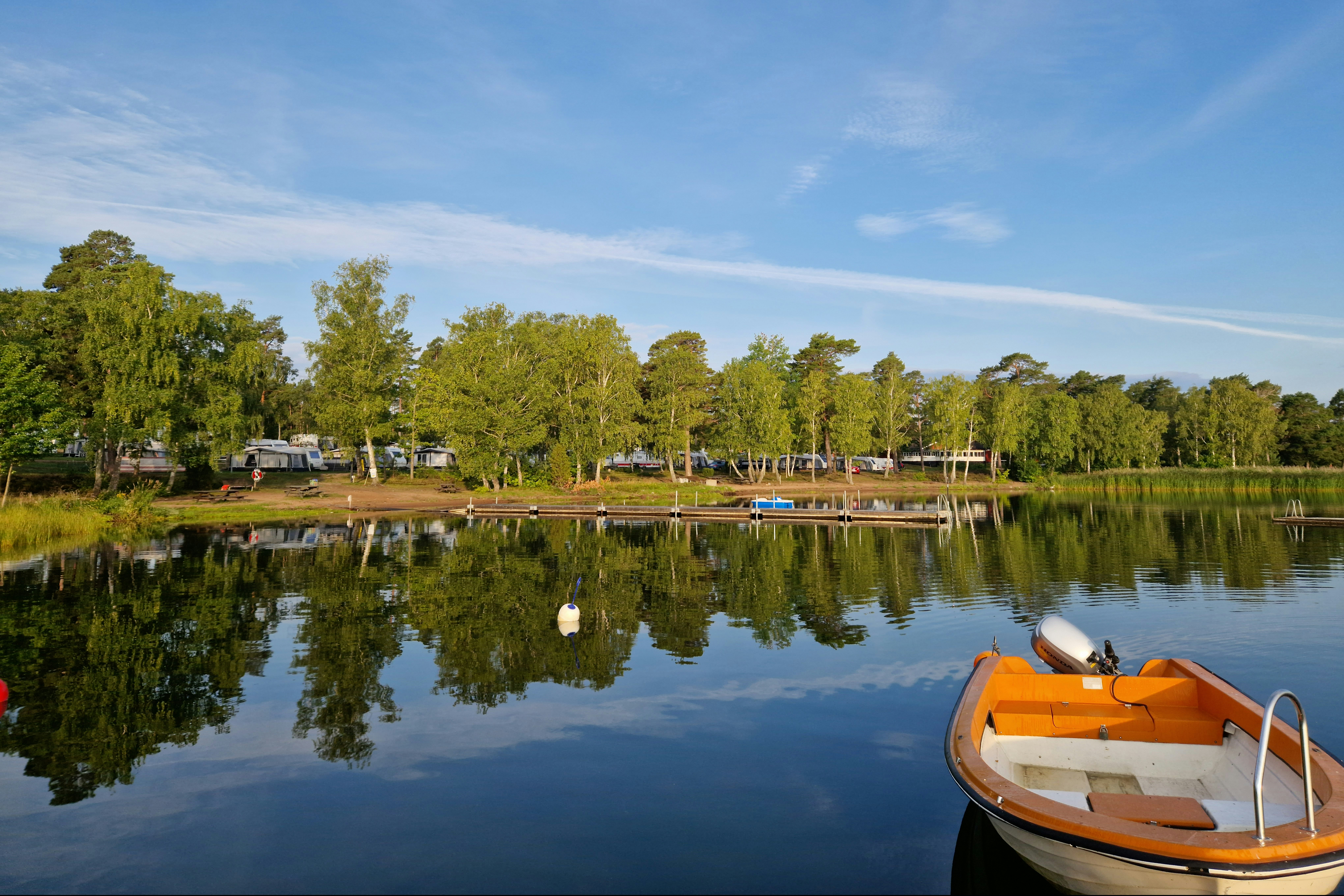 Caravan Club Timmernabbens Camping - Ein Boot auf dem See