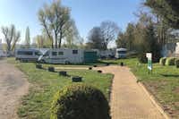 Caravan Park Císařská Louka - Wohnmobil- und  Wohnwagenstellplätze auf dem Campingplatz