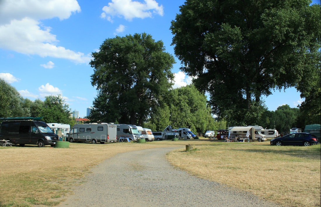 Caravan Park Císařská Louka - Wohnmobil- und  Wohnwagenstellplätze auf dem Campingplatz