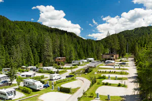 Caravanpark Sexten Caravan Park Sexten - Blick auf den Campingplatz im Sommer