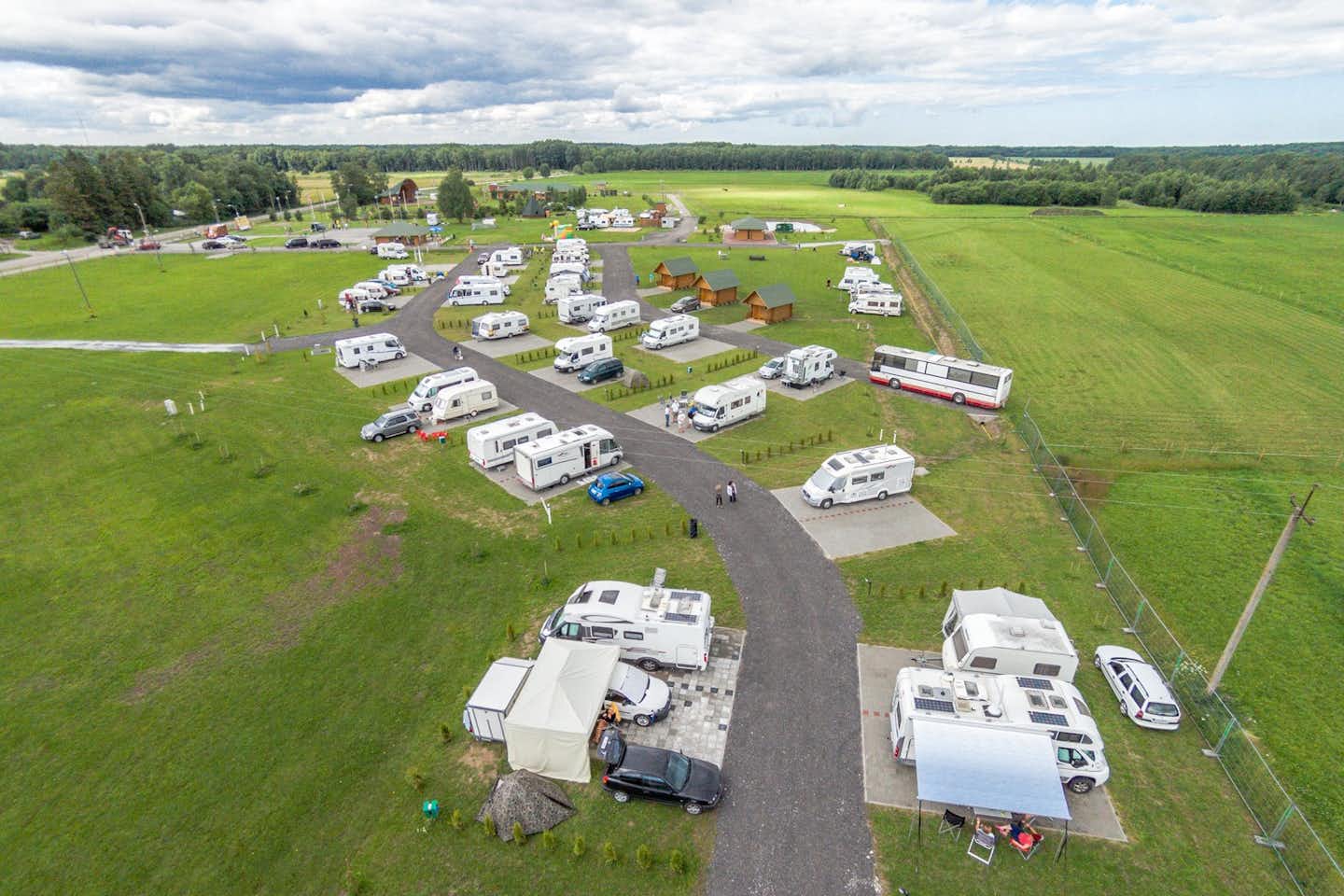 Caravanpark Vanamõisa  -  Campingplatz aus der Vogelperspektive