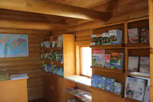 Caravanpark Vanamõisa - Broschüren an der Rezeption vom Campingplatz