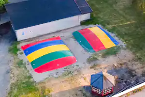 Carlsberg Camping - Lufttrampoline für Kinder auf dem Campingplatz